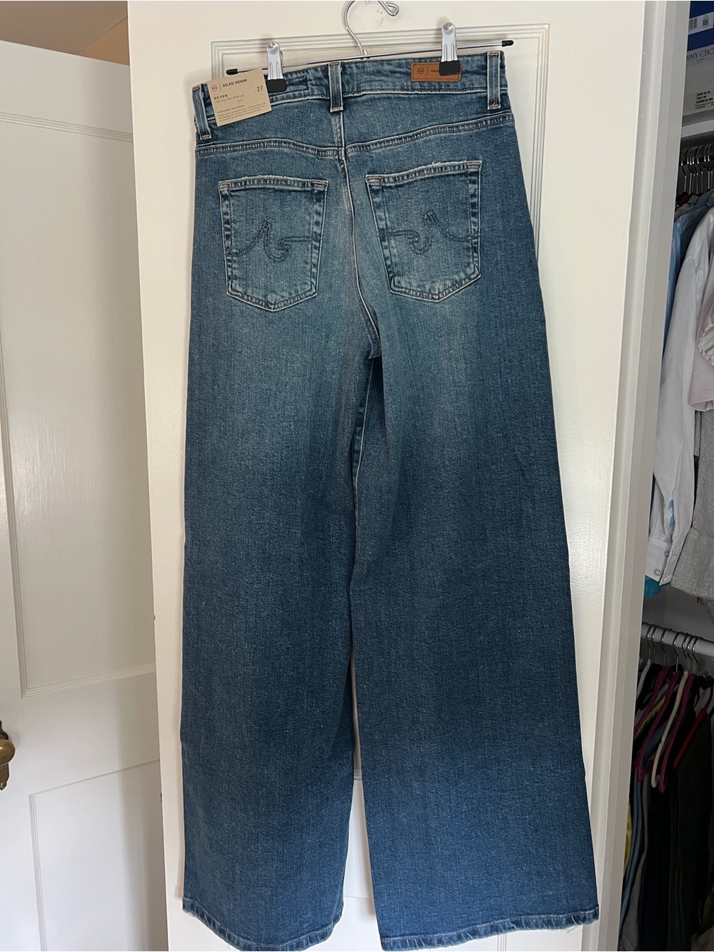 NWT!
Ag Adriano Goldschmied Wide-Leg High-Rise Jeans - Blue Wash - Picture 3 of 8